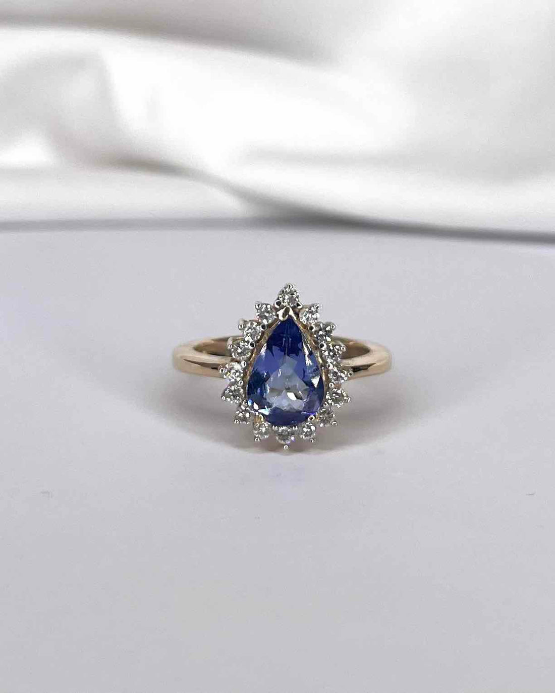 Marguerite Ring Pear Tanzanite 1.83 carat &amp; 16 Diamonds &quot;Denise&quot;