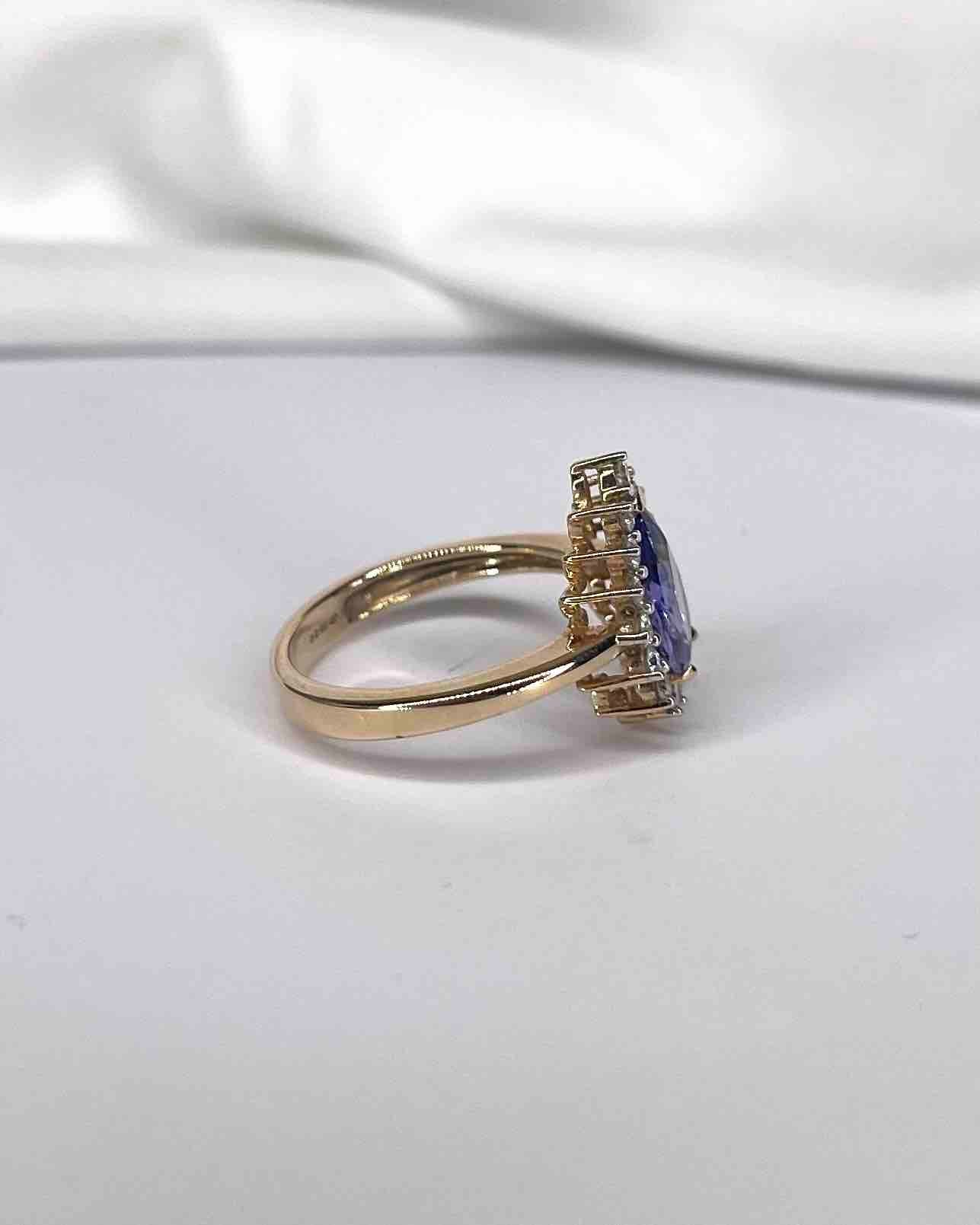 Bague Marguerite Tanzanite Poire 1.83 carat &amp; 16 Diamants "Denise"