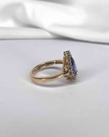 Marguerite Ring Pear Tanzanite 1.83 carat &amp; 16 Diamonds &quot;Denise&quot;