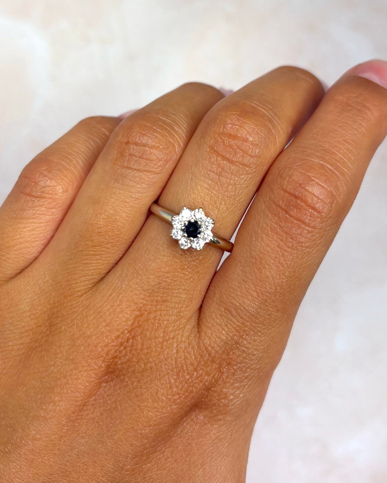 Bague Marguerite Diamants Noir &amp; Blancs 0.39 carat "Liana"