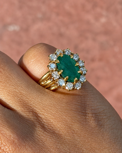 Anillo Margarita Esmeralda 2.80 quilates y Diamantes 9.92g "Corneille"