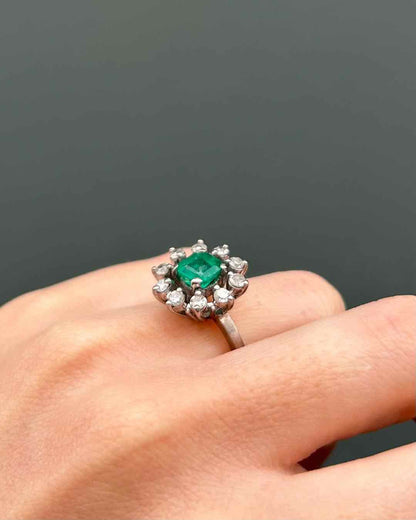 Bague Marguerite Émeraude 1.40 Carat &amp; Diamants &quot;Théoline&quot;