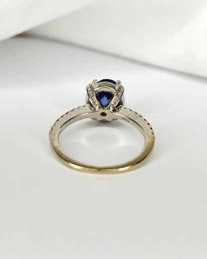 Bague Solitaire Saphir 1.56 carat &amp; 52 Diamants &quot;Sabine&quot;