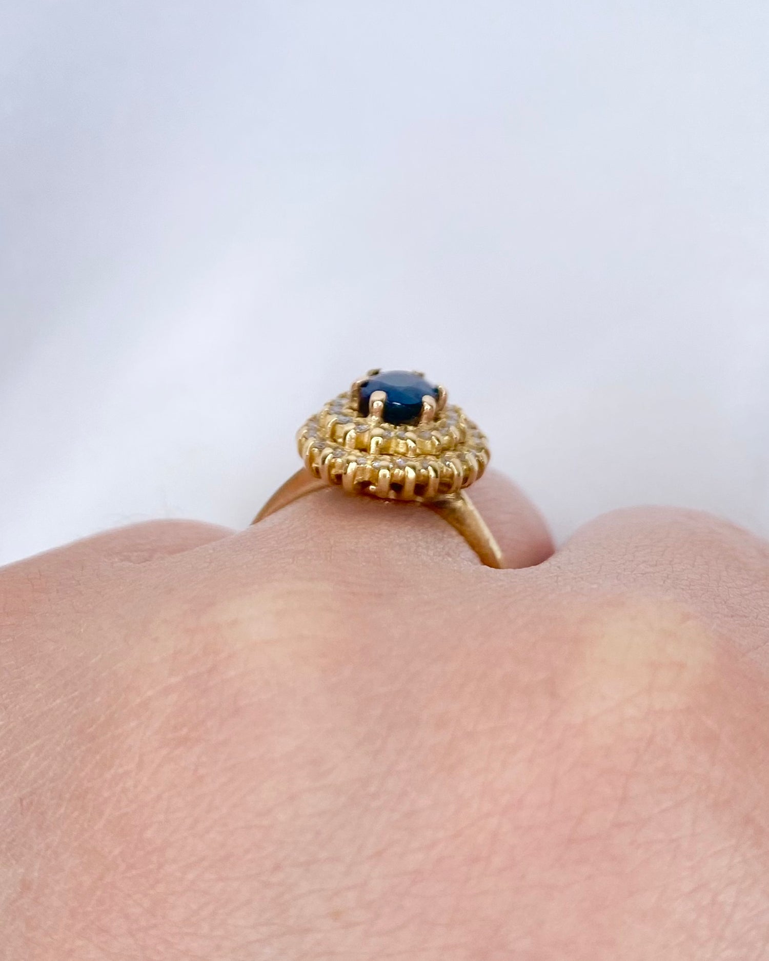 Bague Marguerite Saphir 0.80 carat &amp; Diamants "Ingrid" - Elliade Paris