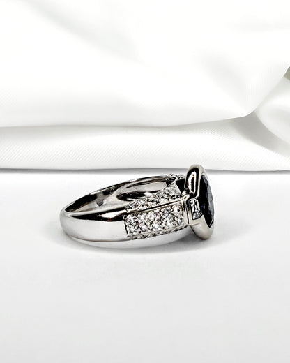 Bague Jonc Saphir 1.90 carat &amp; 62 Diamants “Roxie” - Elliade Paris