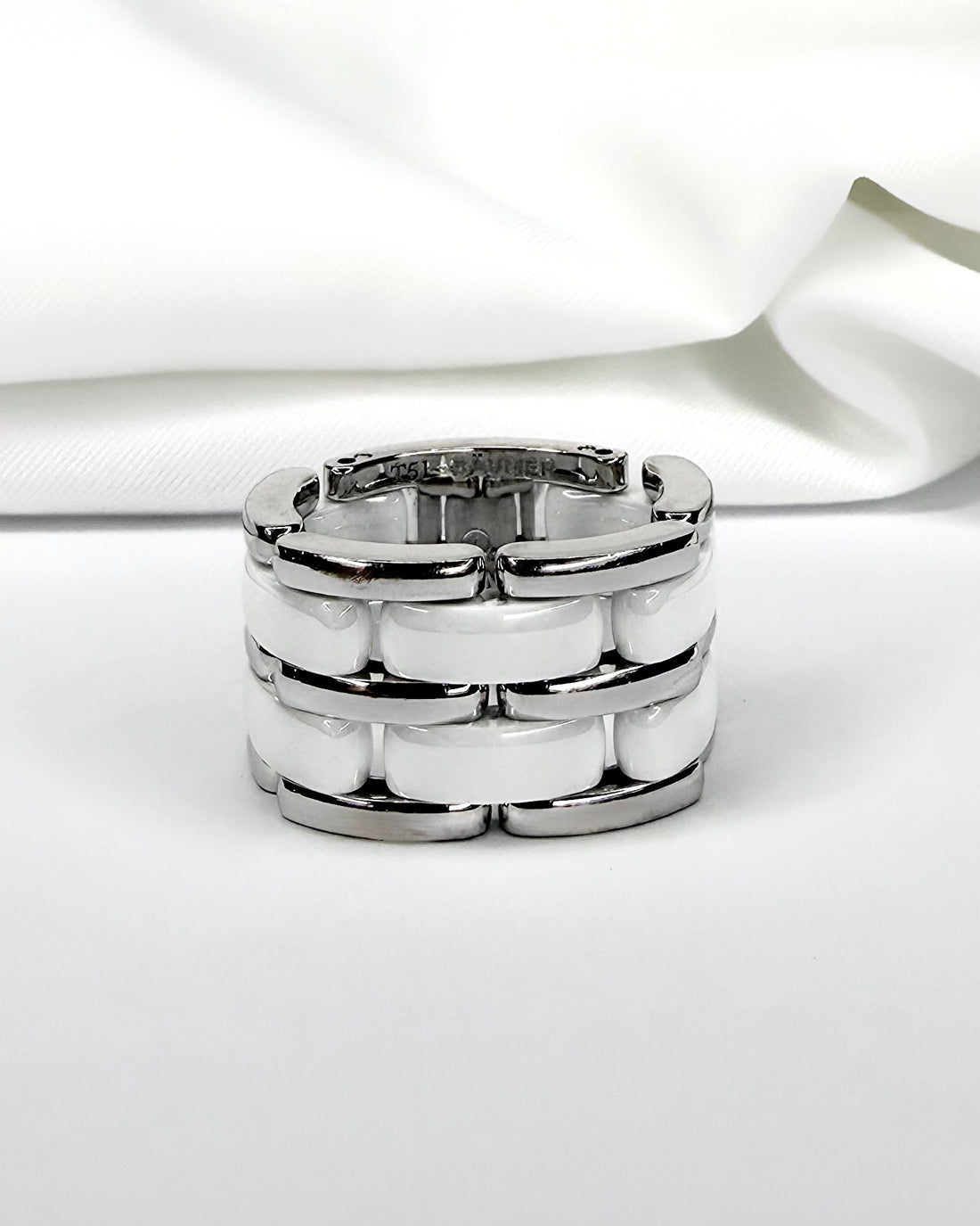 Bague Chanel Ultra Grand Modèle Or &amp; Céramique - Elliade Paris