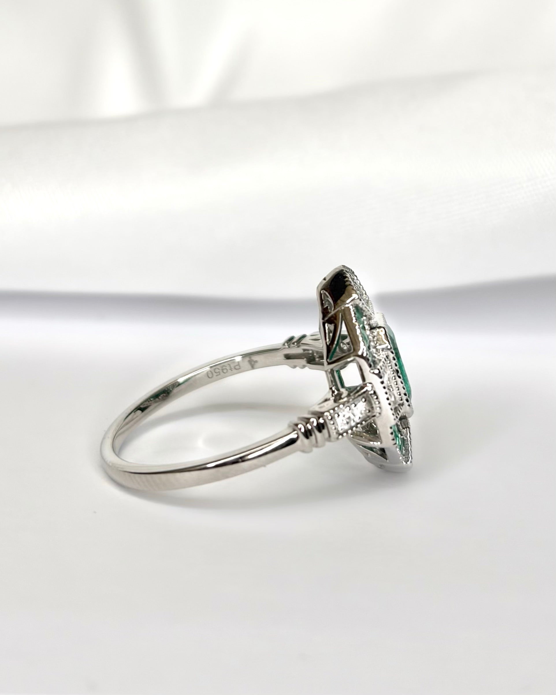 Bague style art déco emeraudes diamants "Rosie" - Elliade Paris