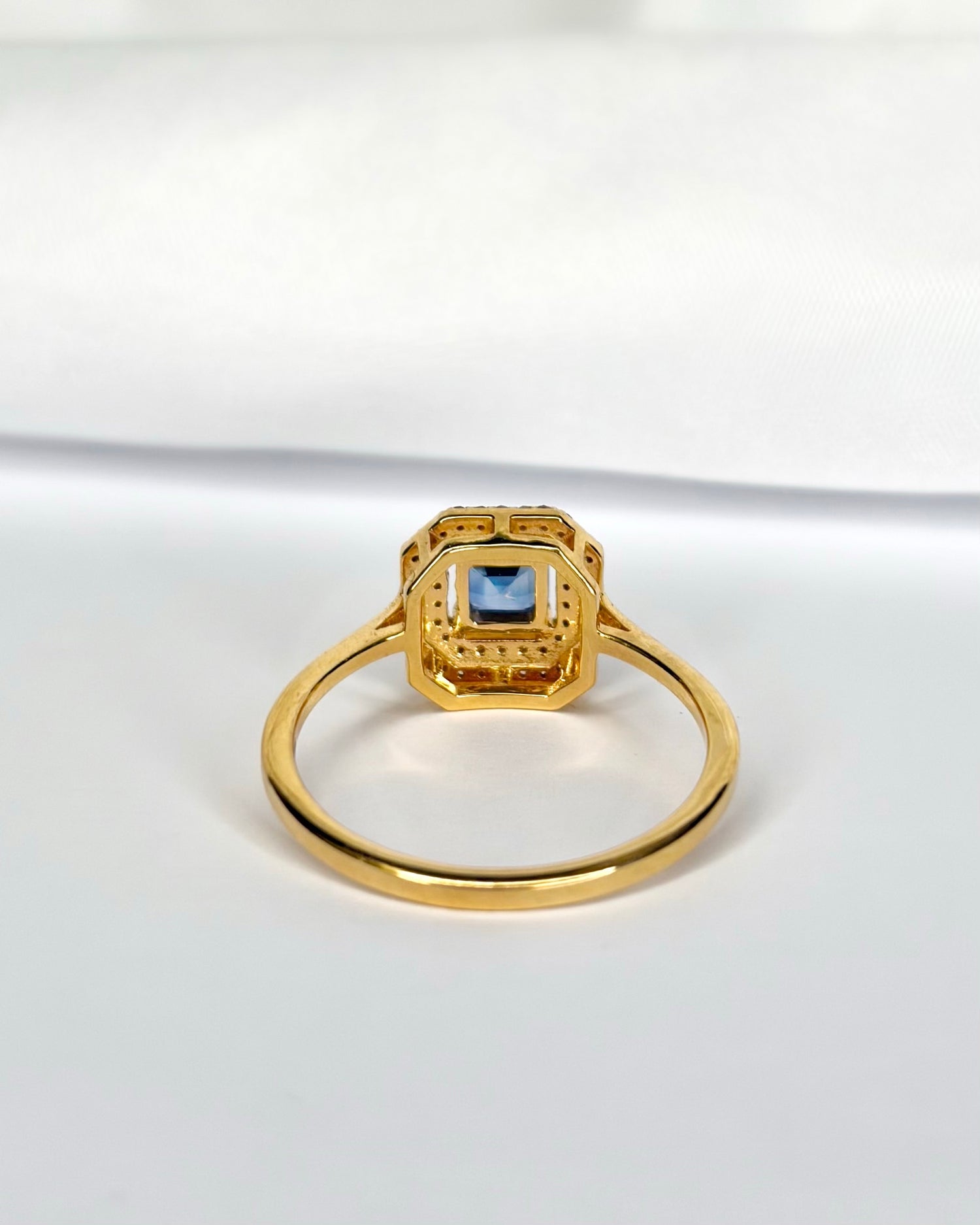 Bague Style Art Déco Saphir et Diamants "Sophia" - Lyon - Elliade Paris