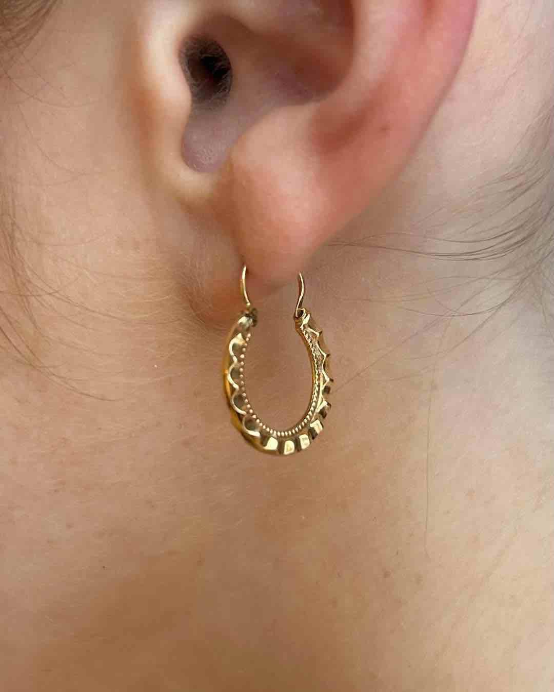 18-carat yellow gold "Priscille" hoop earrings