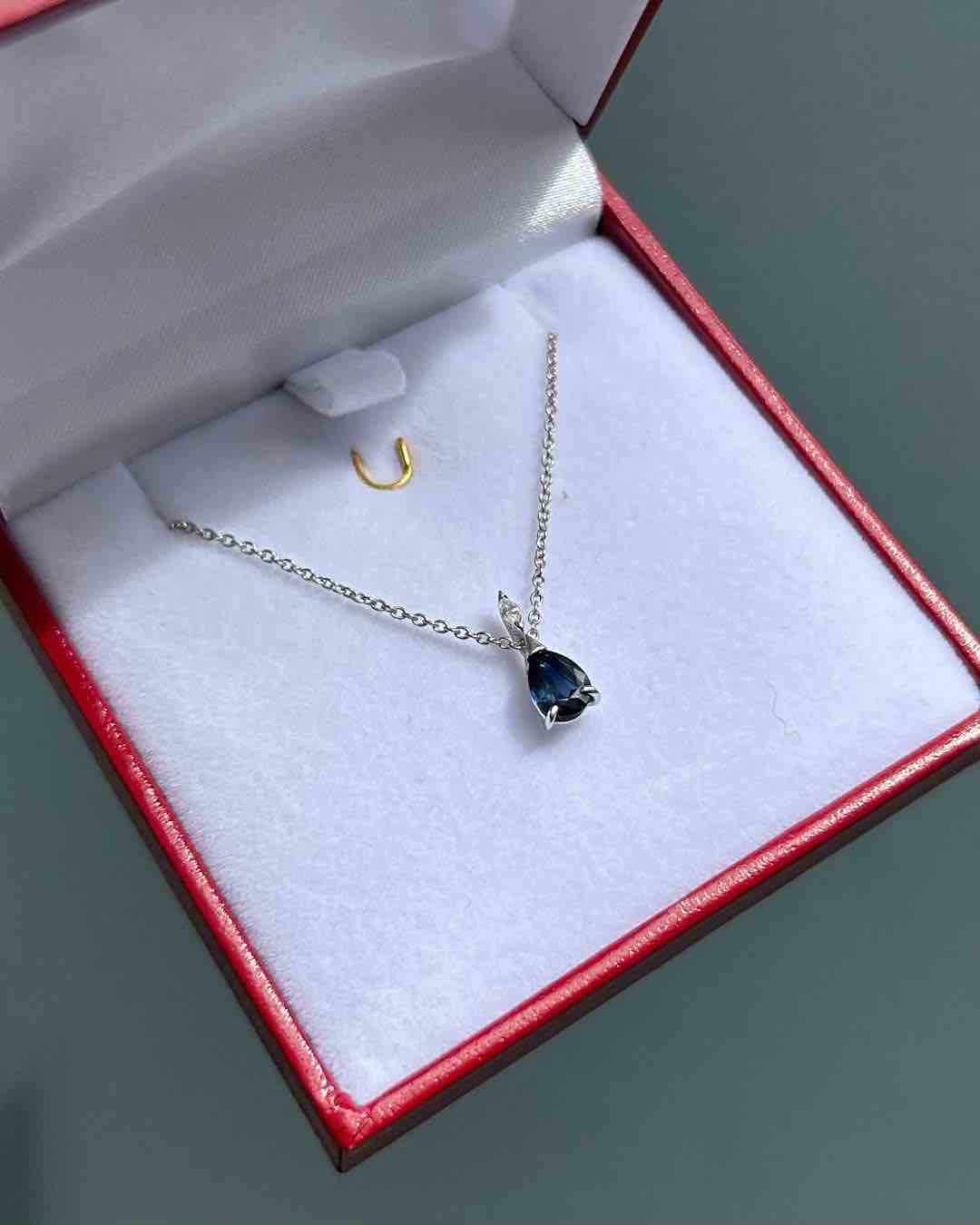 Collier Saphir 0.70 carat &amp; Diamant "Pascaline"