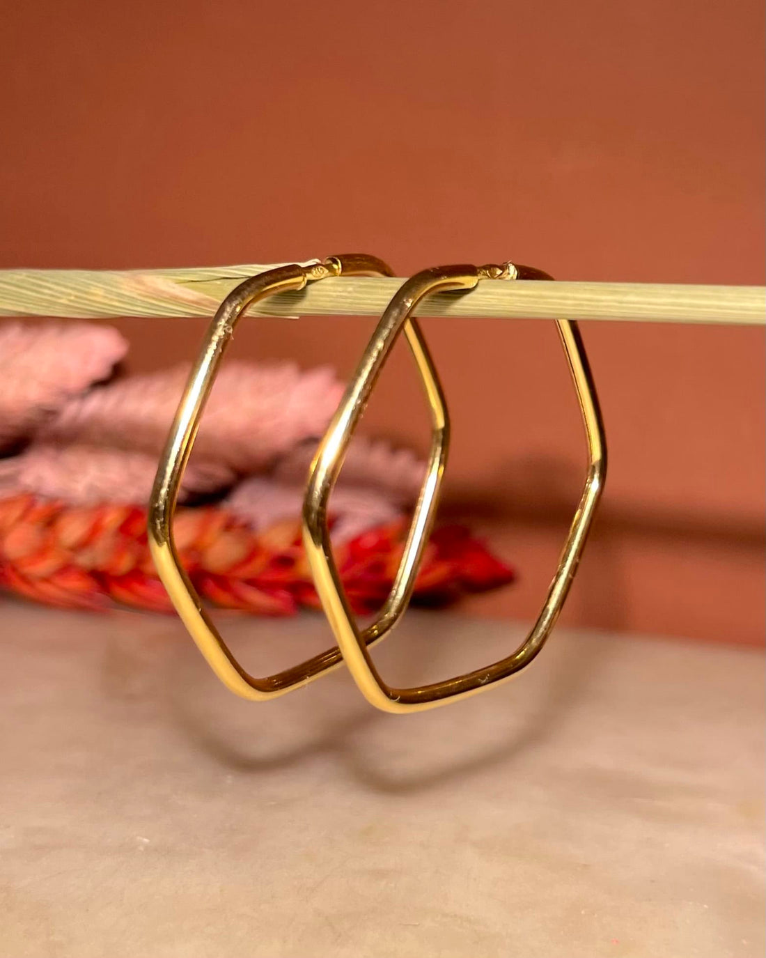 Vintage 18k Gold Hexagonal Hoop Earrings "Marlow"