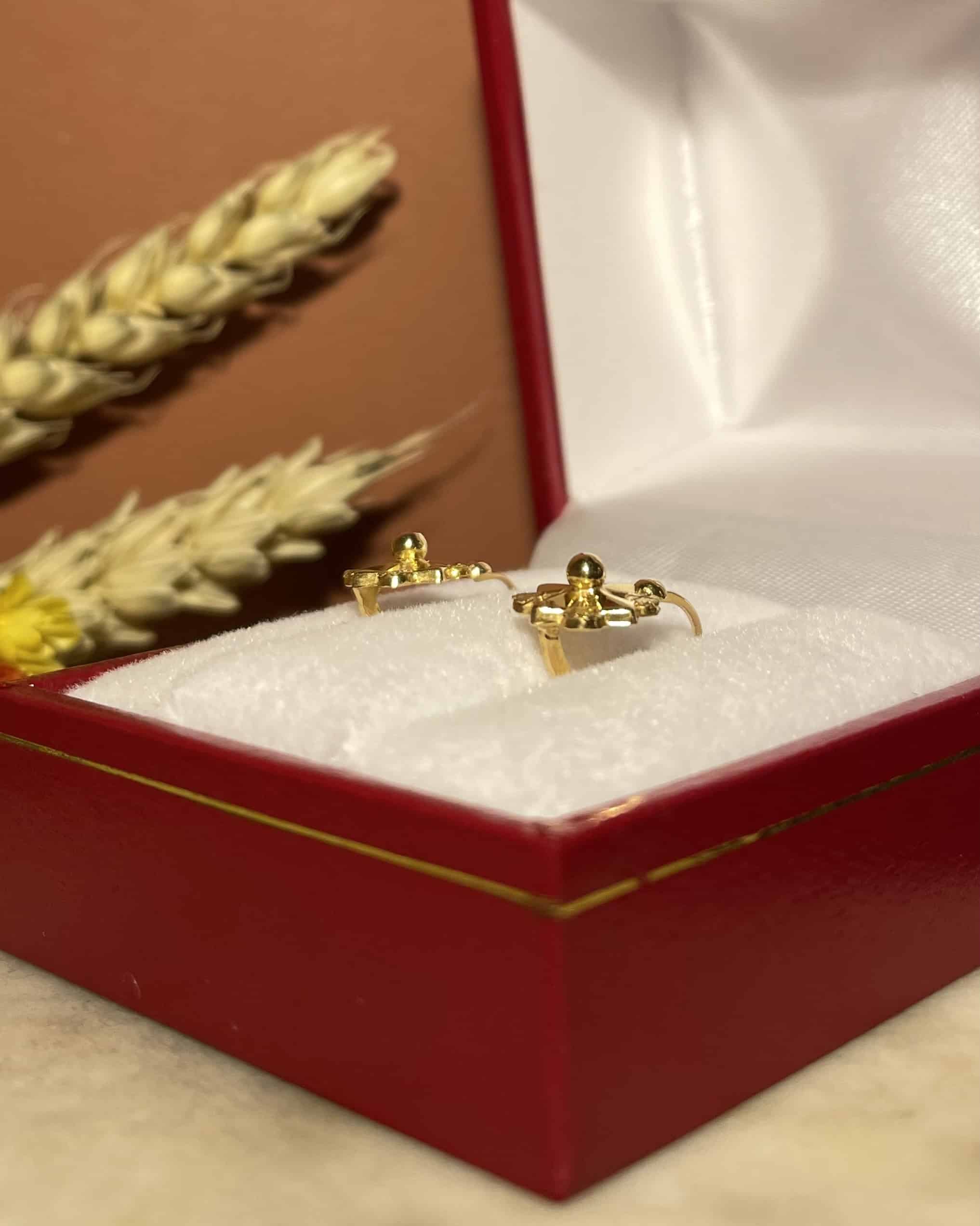 Dormeuses Vintage or jaune et vert 18 carats "Kinsley"