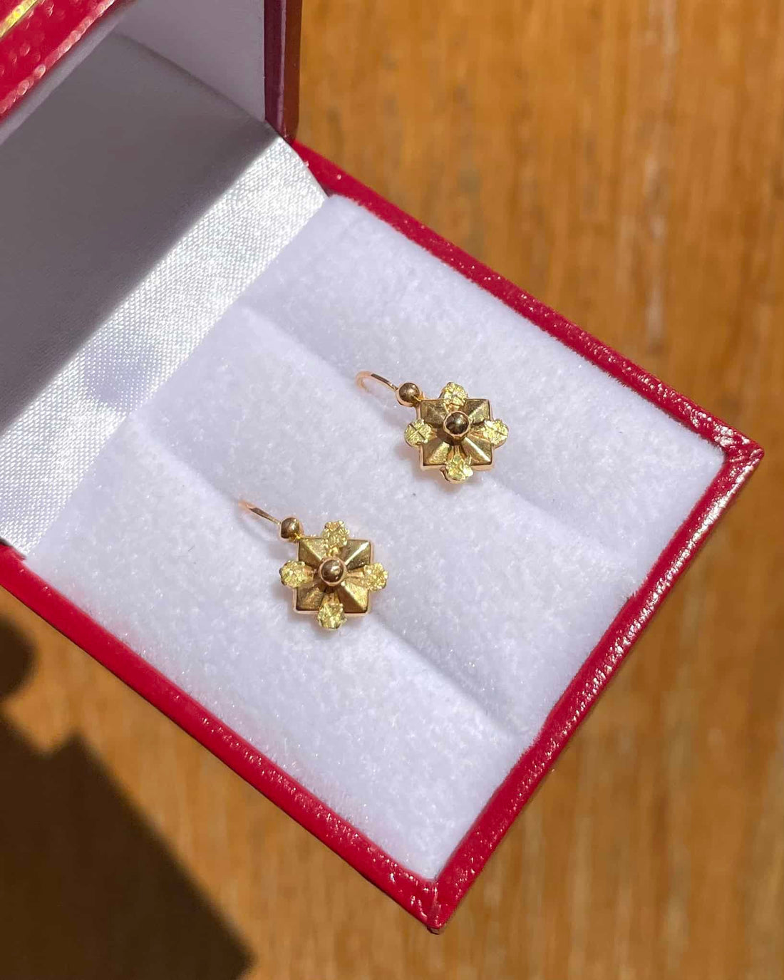 Dormeuses Vintage or jaune et vert 18 carats &quot;Kinsley&quot;