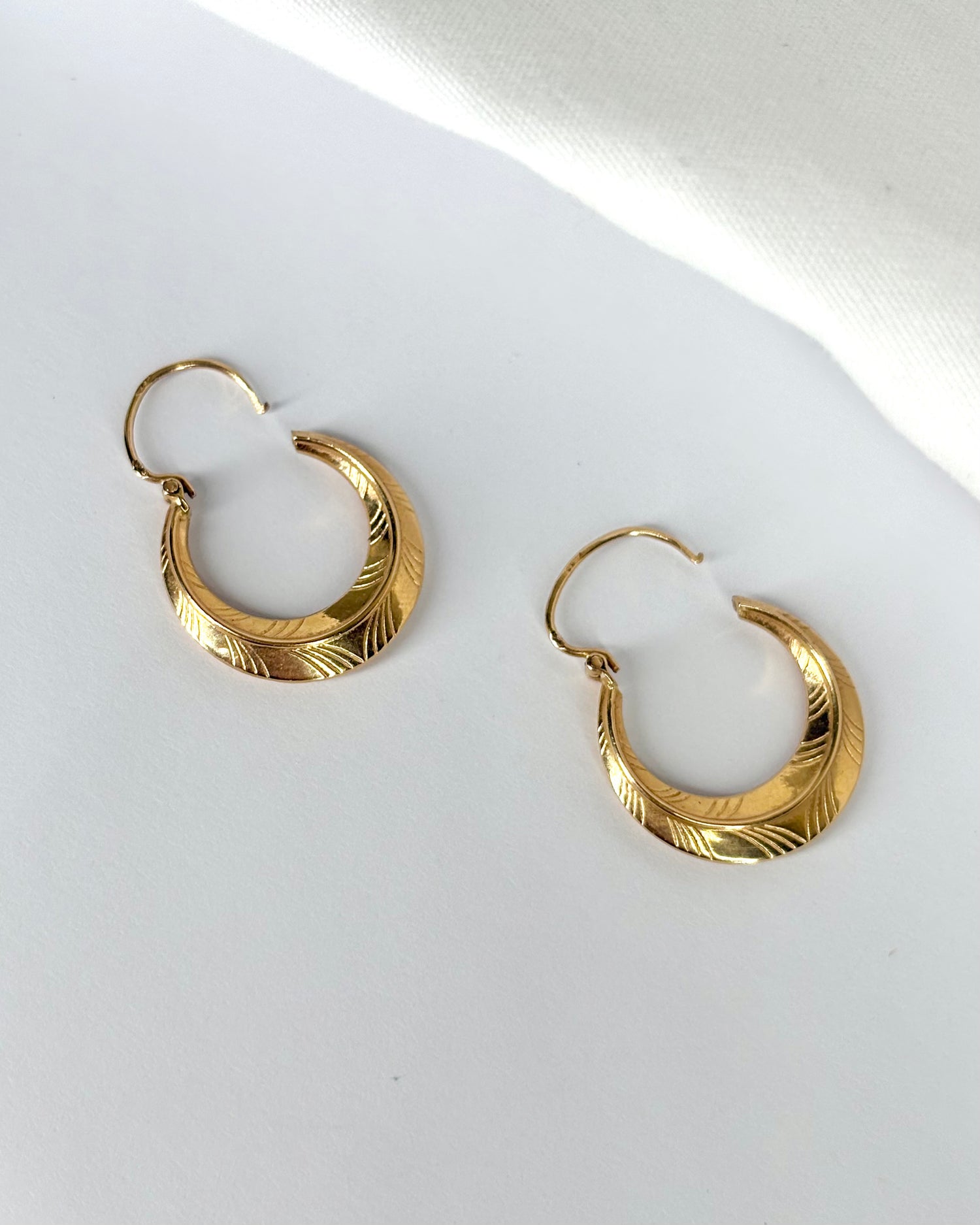 18-carat Yellow Gold Hoop Earrings "Leen"