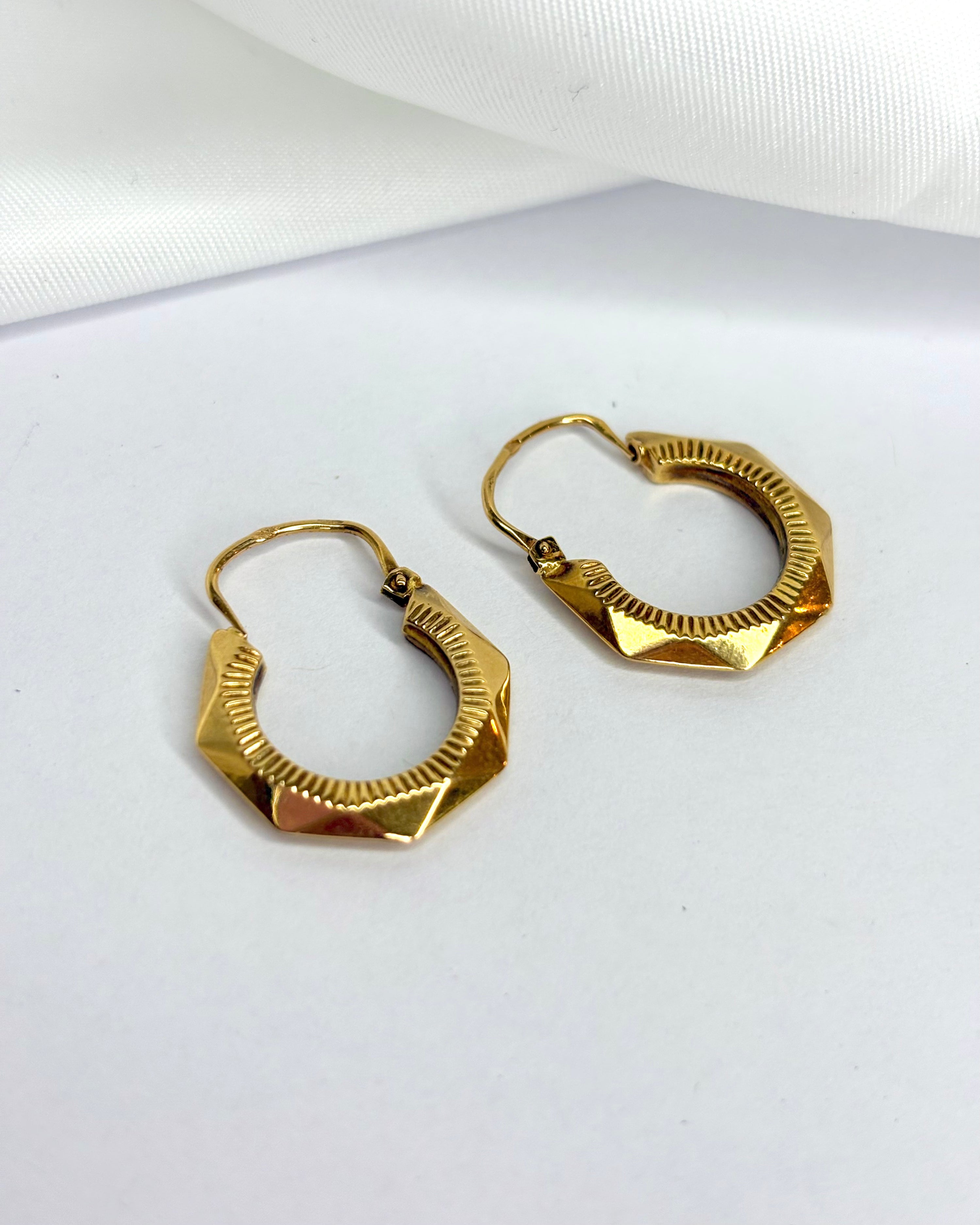 18 Carat Yellow Gold Hoop Earrings "Sarah"
