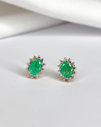 Pendientes de botón Margarita Esmeralda 0.78 quilates y 24 Diamantes &quot;Lola&quot;