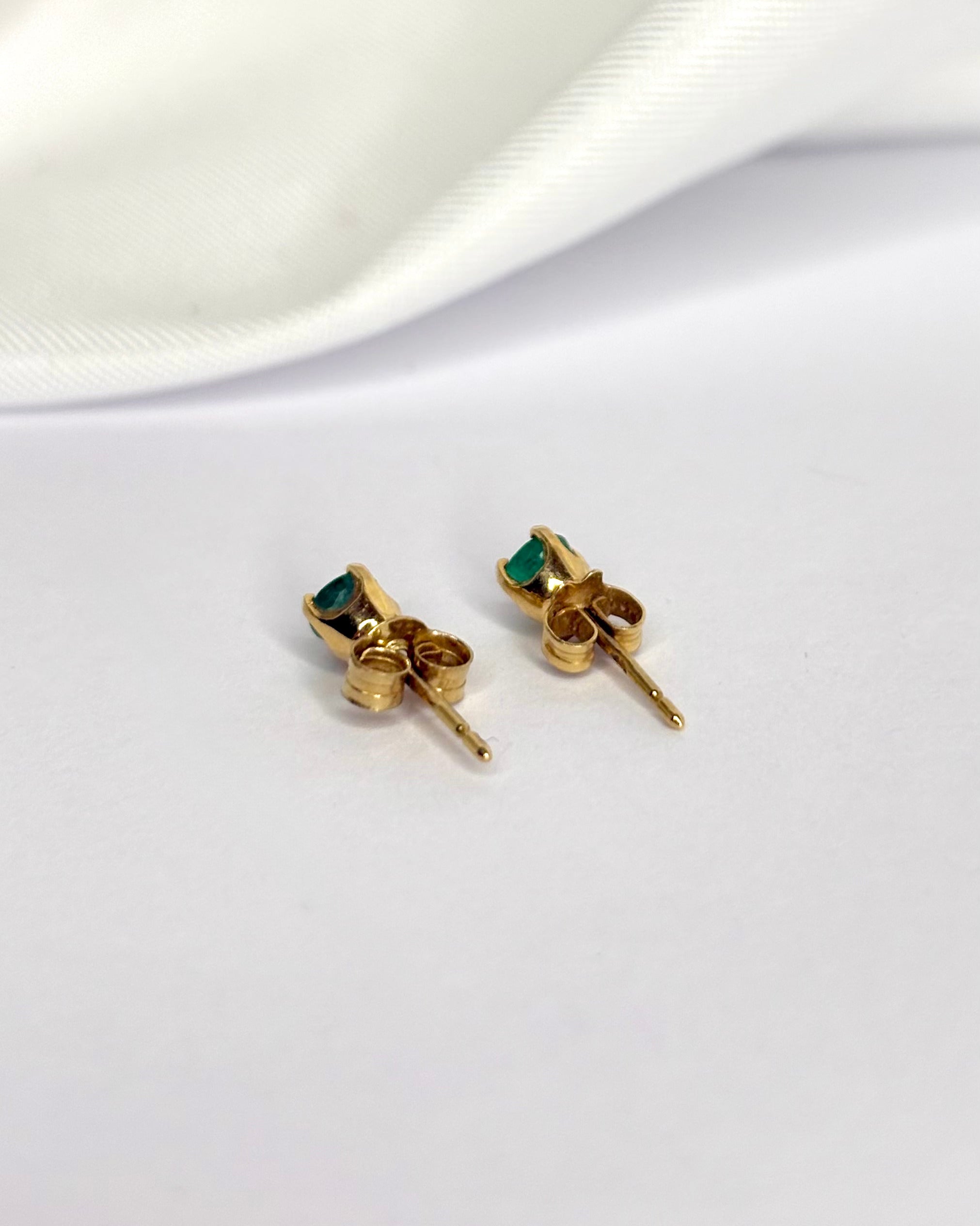 Emerald Stud Earrings 0.30 carat "Valentine"