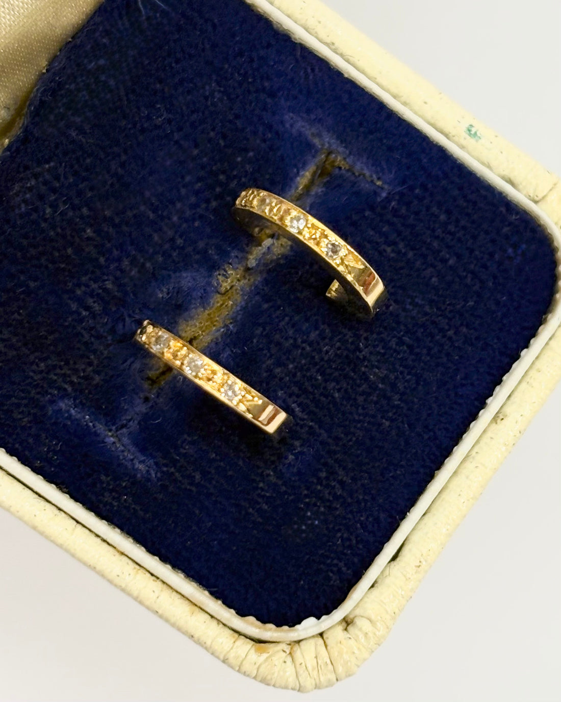 Pendientes de Media Aro con Diamantes "Nadia"