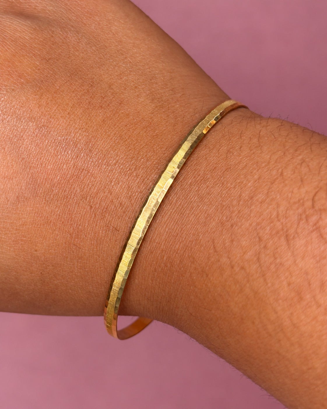 18-carat yellow gold bangle 7.5g "Minerva"