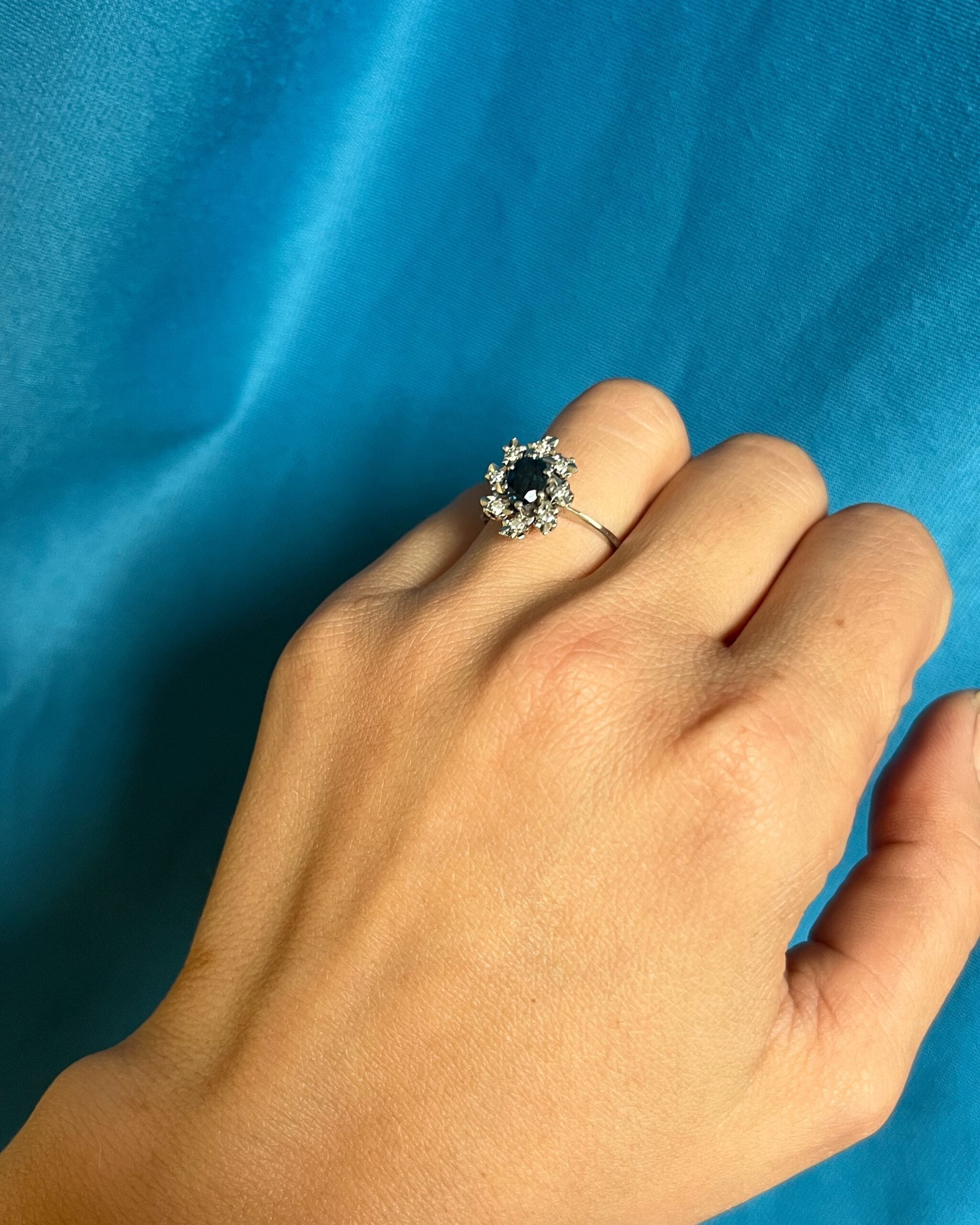 Anillo "Charline" con margaritas de zafiro y diamantes