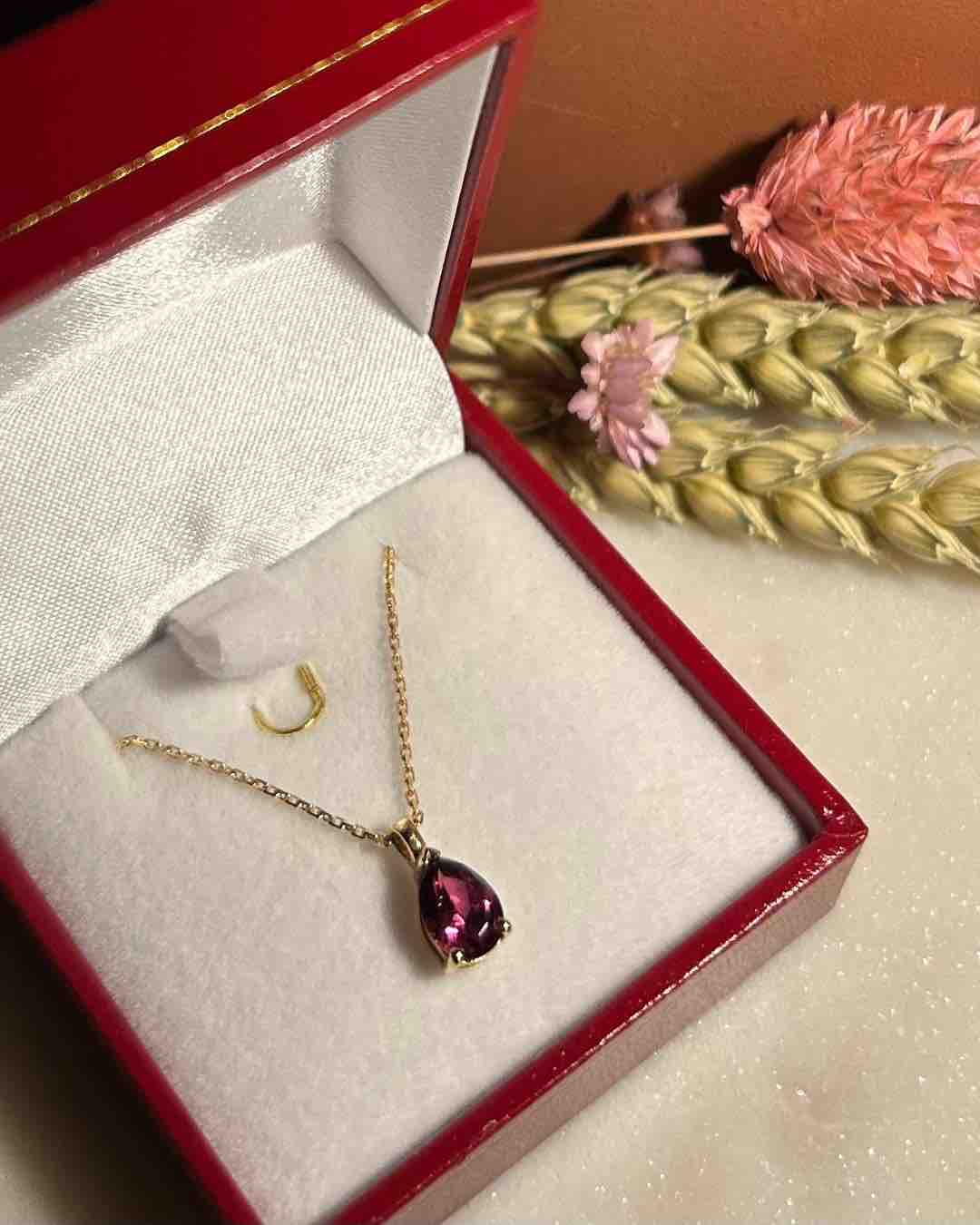Collier vintage Grenat &quot;Gaelle&quot;
