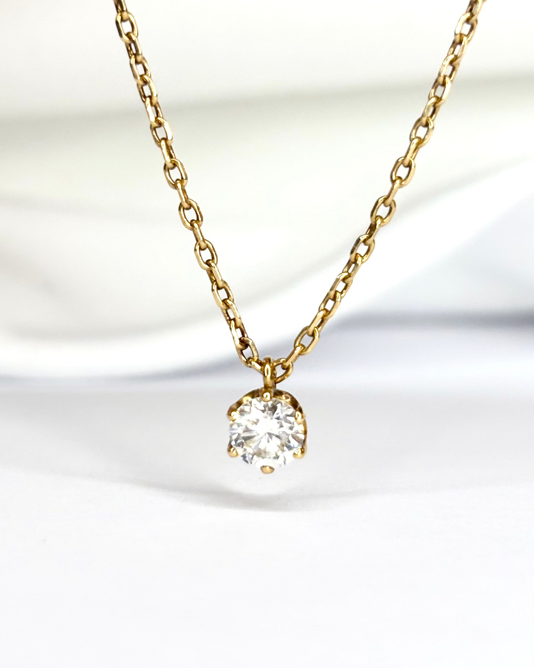 Diamond Necklace 0.33 carat &amp; 18 carat gold "Mina"