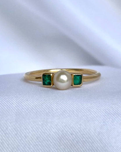 Anillo de perla y esmeralda &quot;Maé&quot;