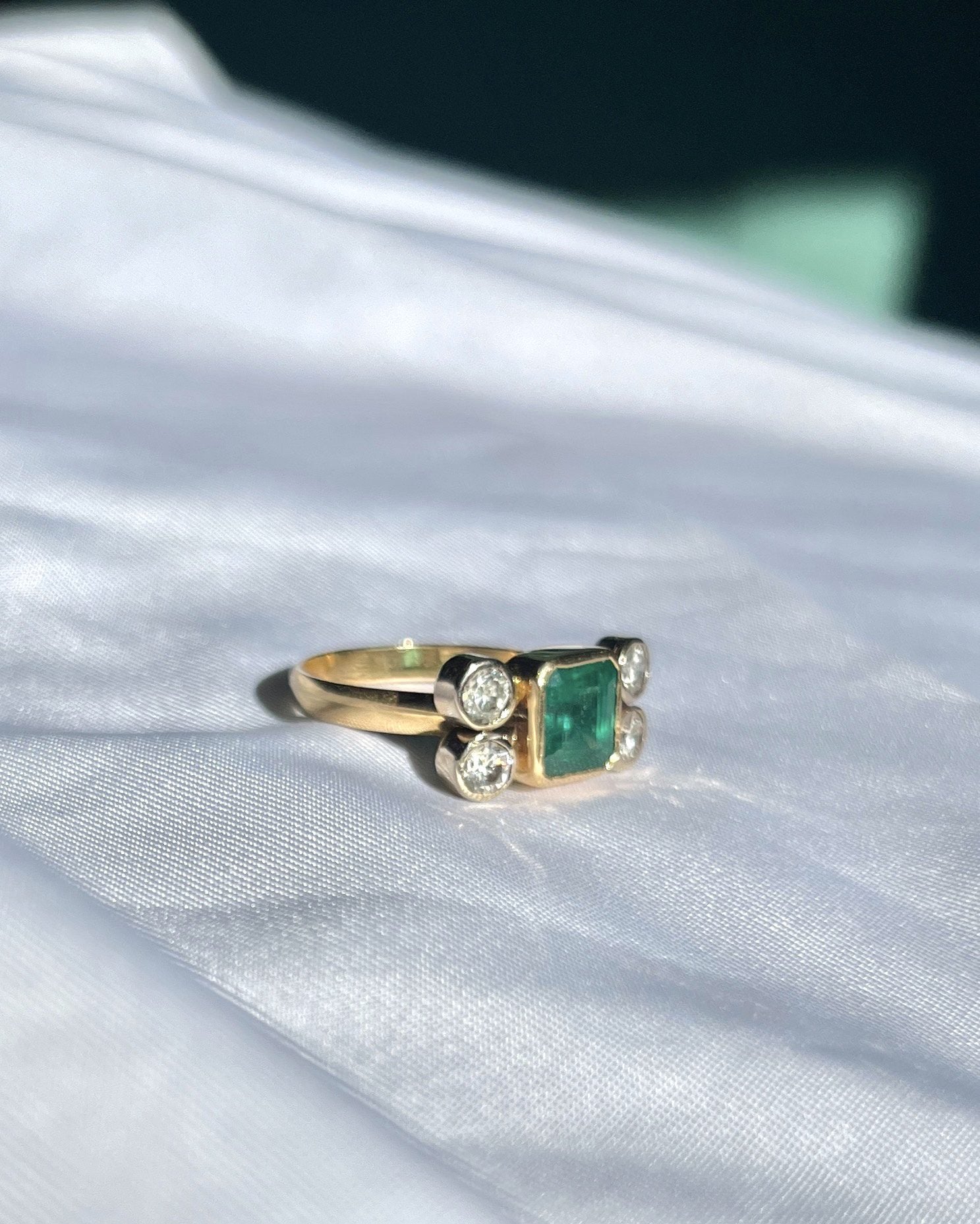 Bague Vintage émeraude &amp; diamants "Ava"
