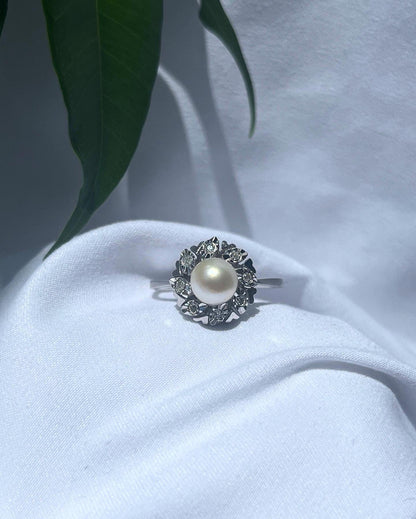 Anillo de margaritas con perla y diamantes &quot;Arielle&quot;