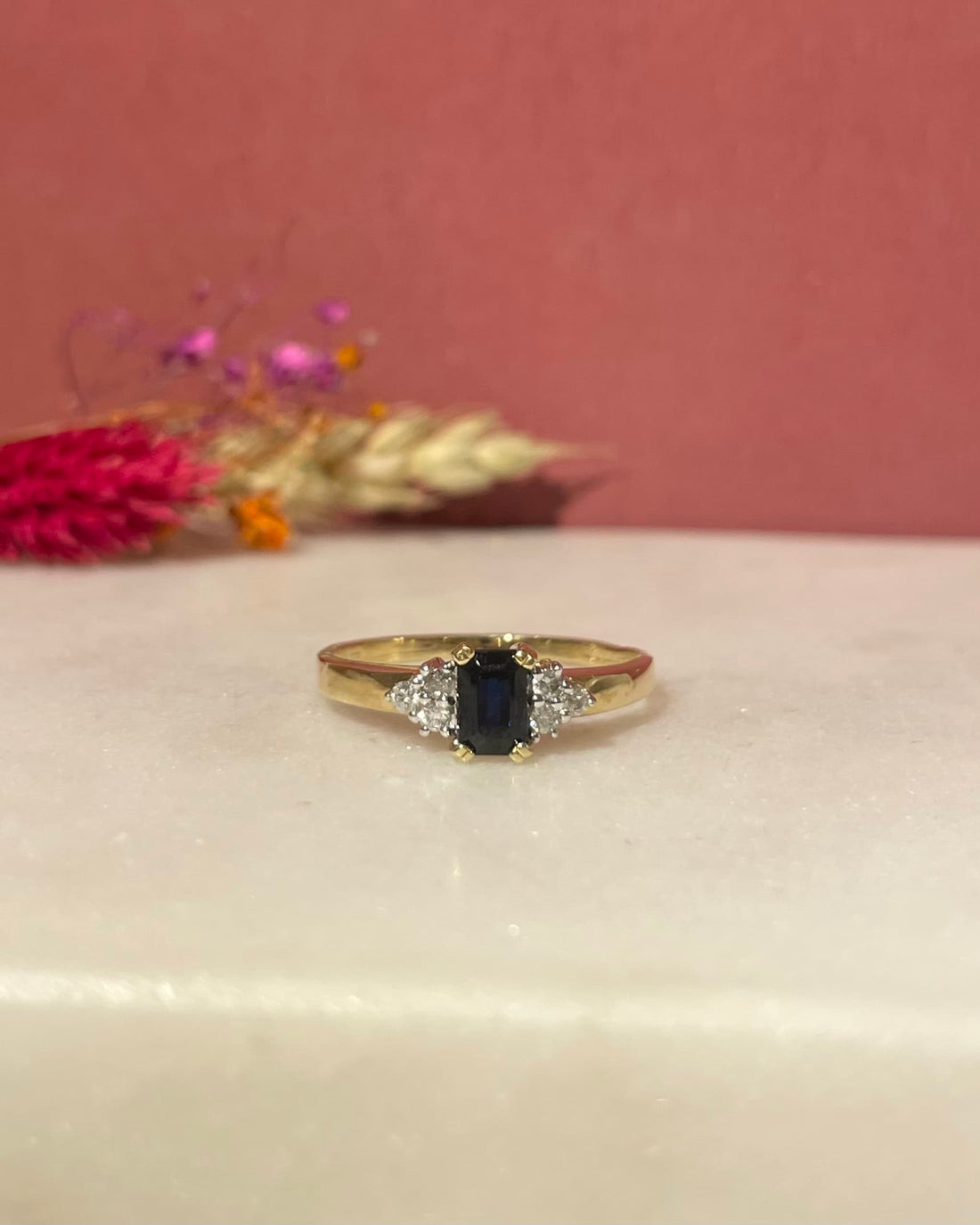 Bague Trilogie Saphir 0.70 Carat &amp; 6 Diamants &quot;Kyria&quot;