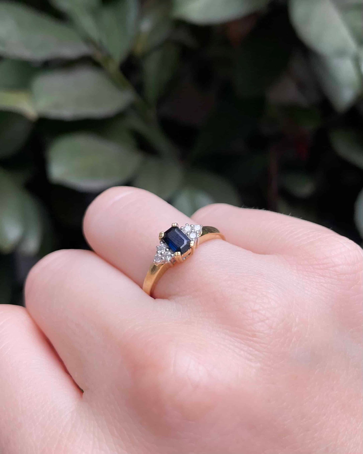 Bague Trilogie Saphir 0.70 Carat &amp; 6 Diamants &quot;Kyria&quot;