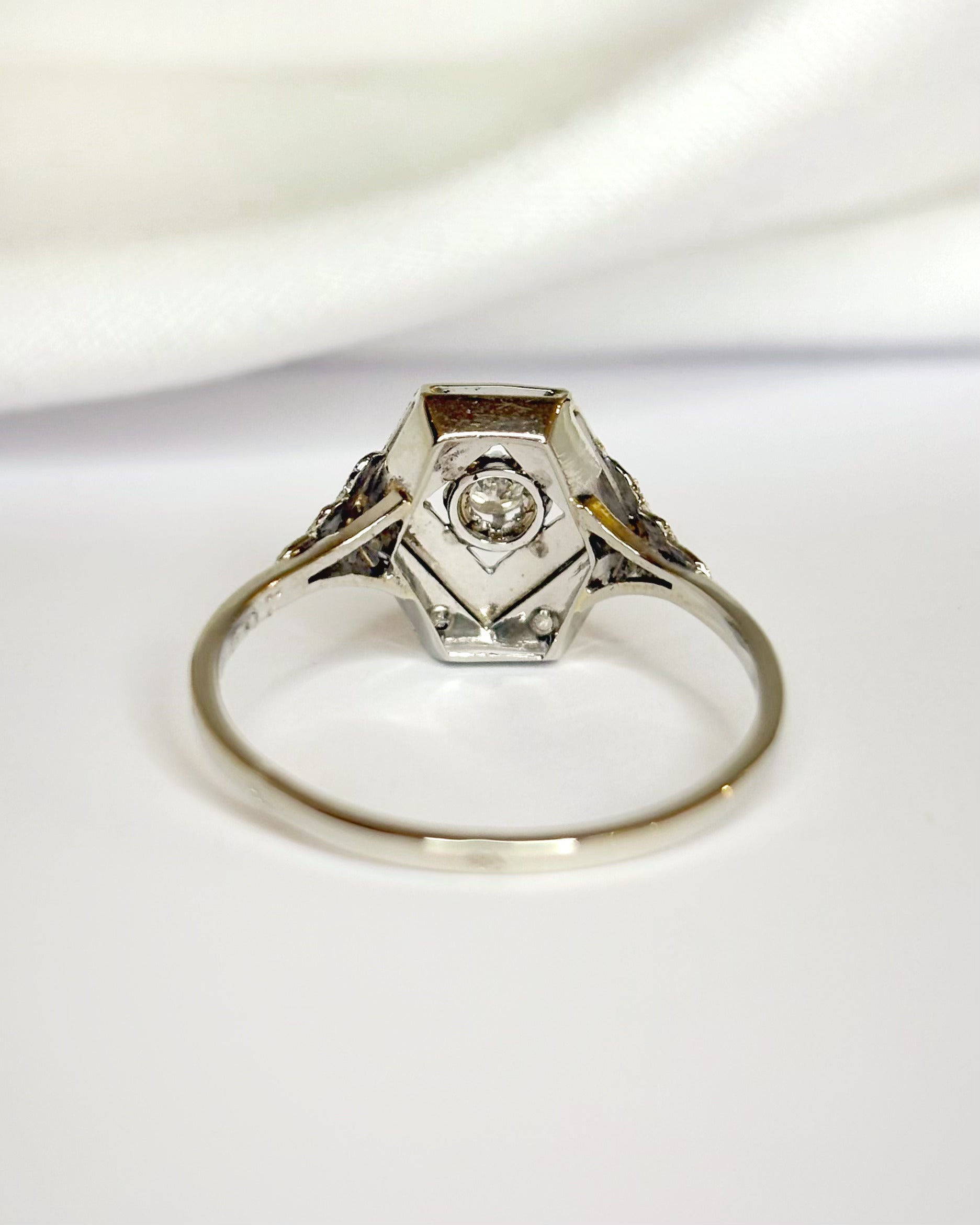 Anillo Art Decó con diamantes "Marylin"