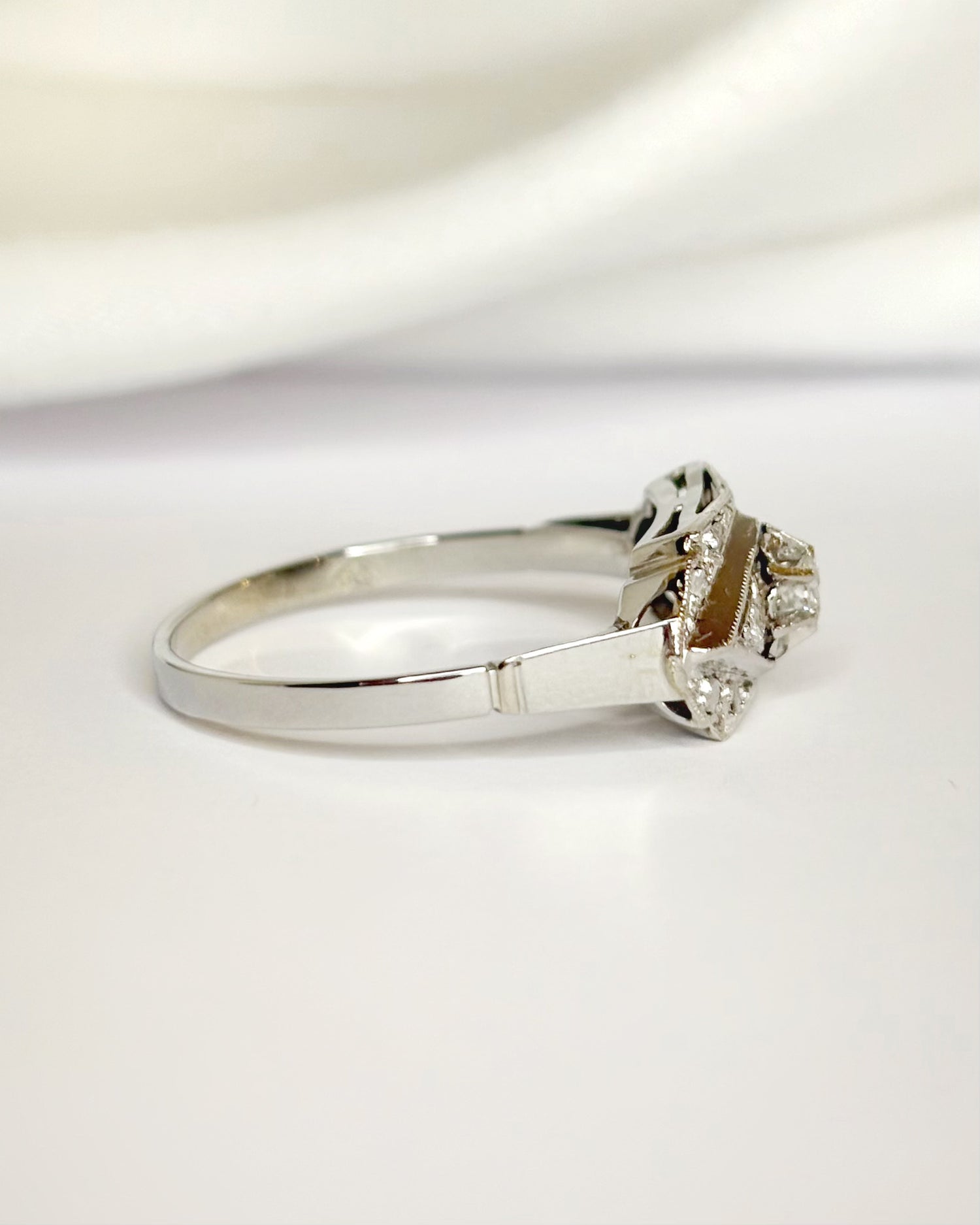 Anillo Art Déco con diamantes "Michaela"