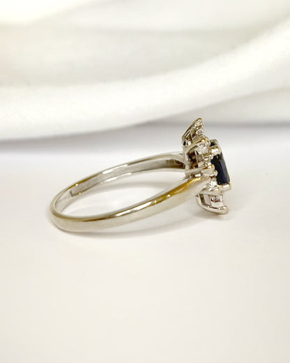 Marguerite Sapphire &amp; Diamonds Ring "Pavanne"