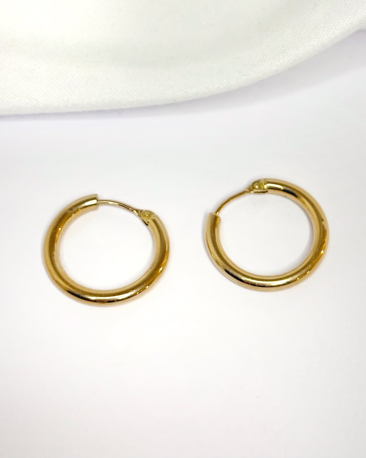 Créoles de oro amarillo de 18 quilates "Jasmine"