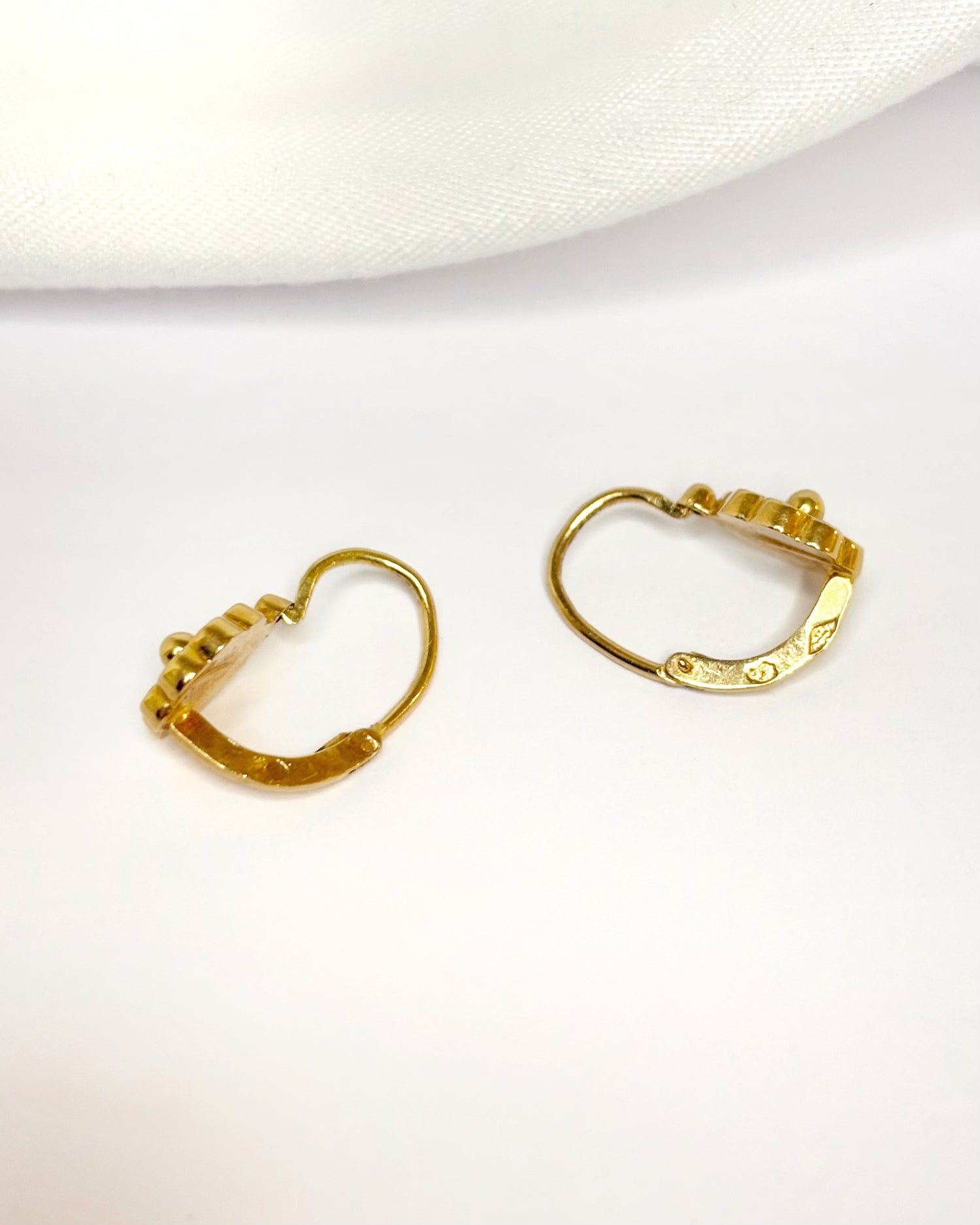 Green Enamel Sleeping Earrings "Donny"