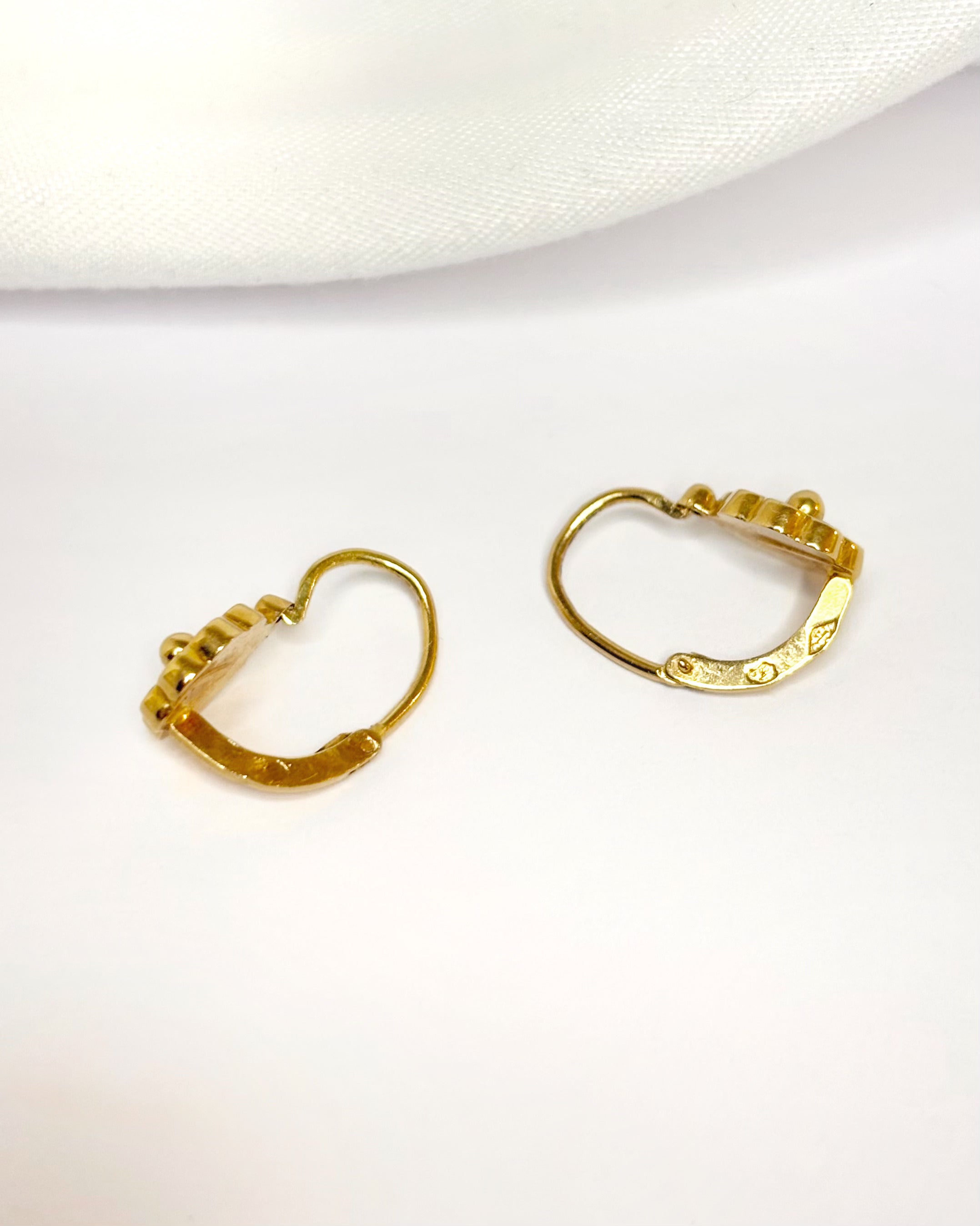 Green Enamel Sleeping Earrings "Donny"