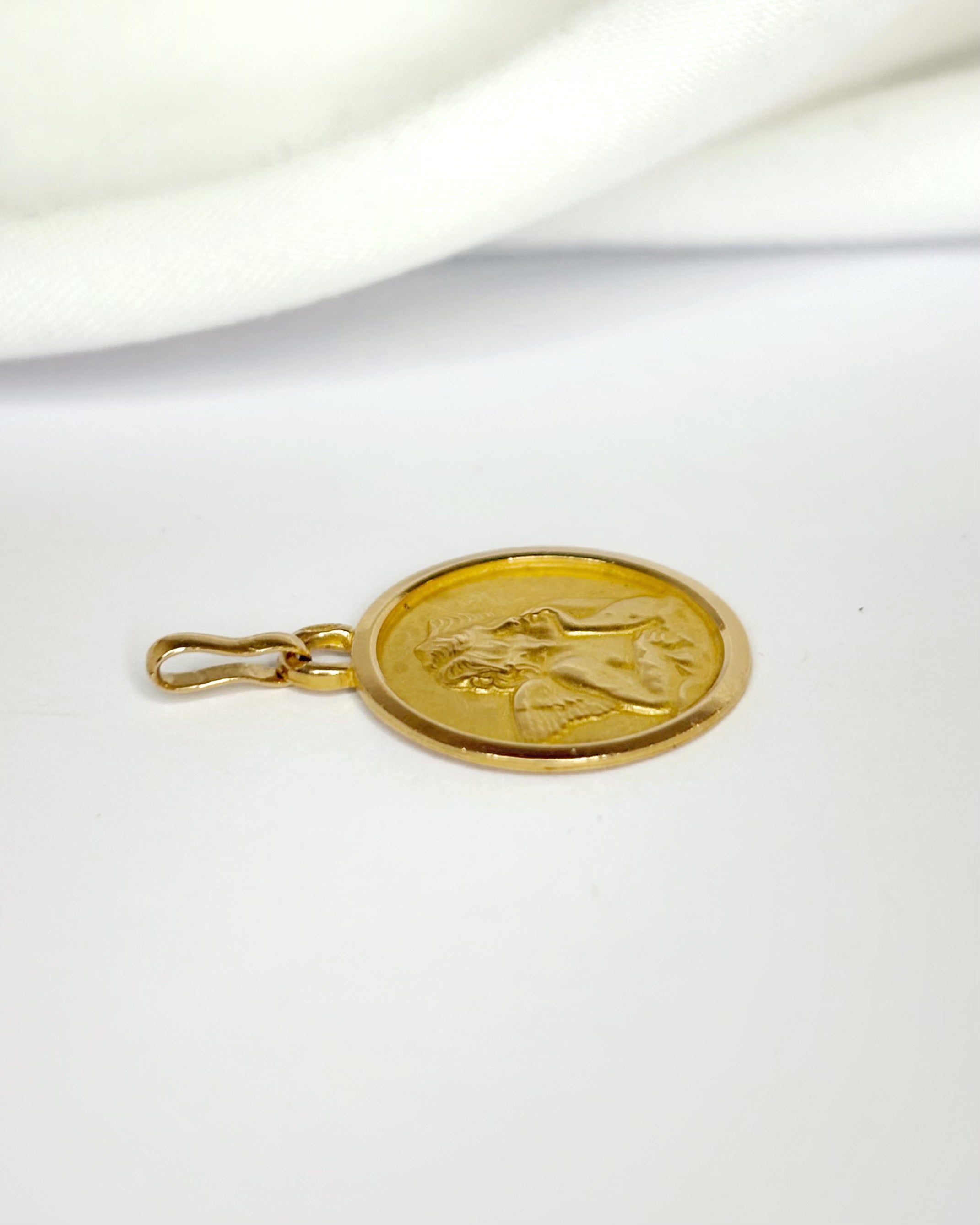 Medalla Oro Amarillo 18 quilates "Uriel"