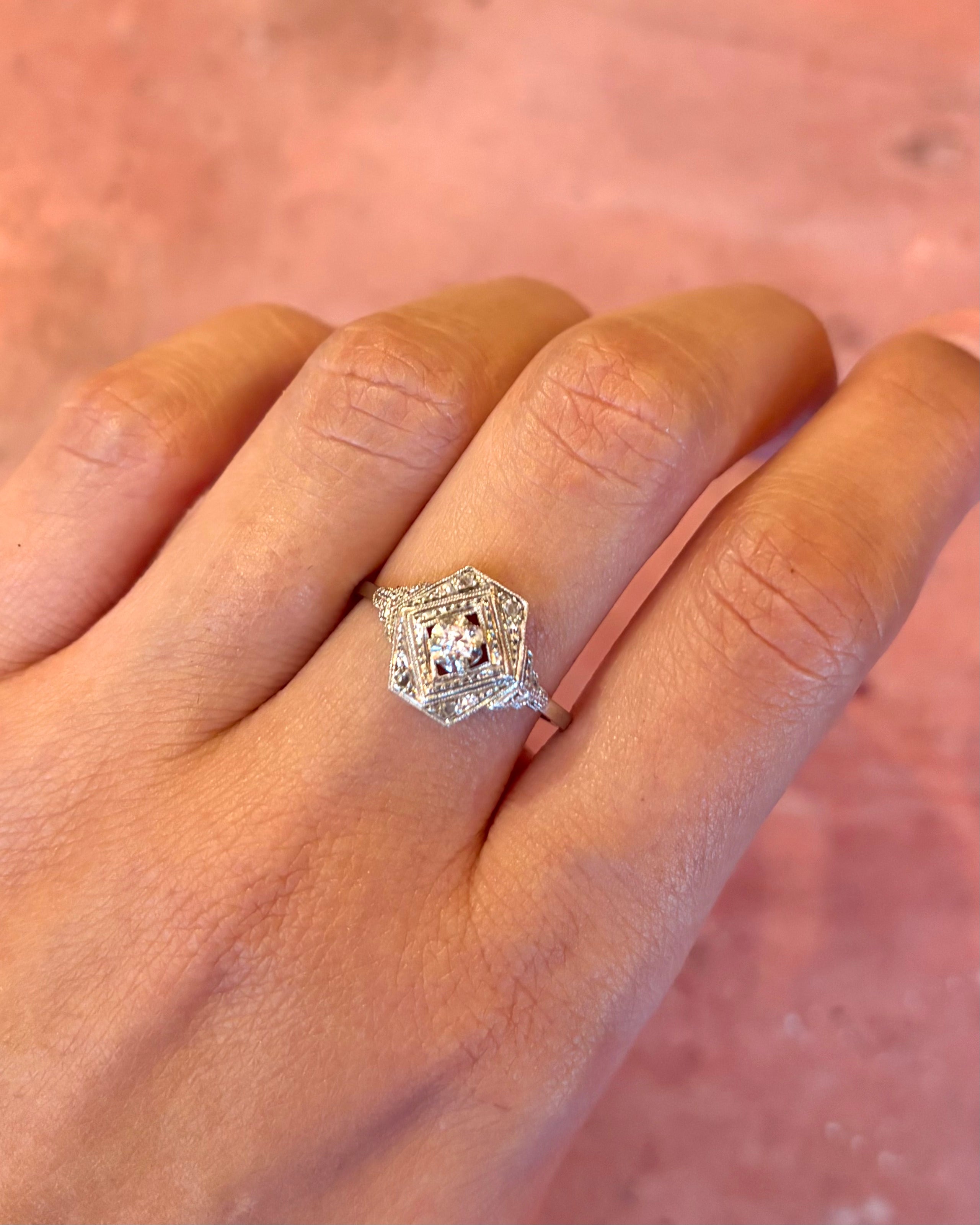 Anillo Art Decó con diamantes "Marylin"