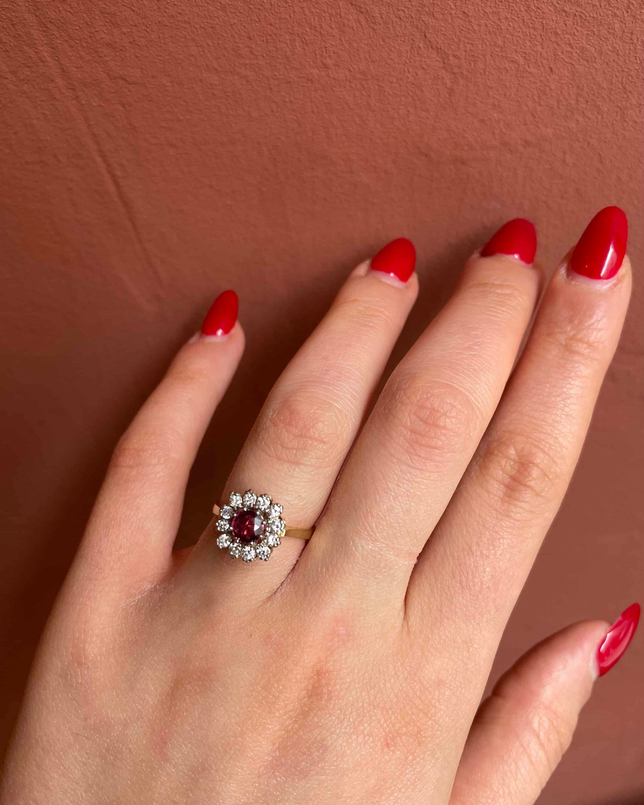 Bague Marguerite Rubis &amp; Diamants "Skylar"