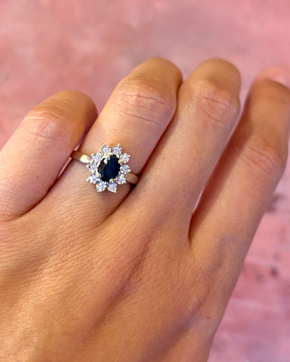 Marguerite Sapphire &amp; Diamonds Ring "Pavanne"