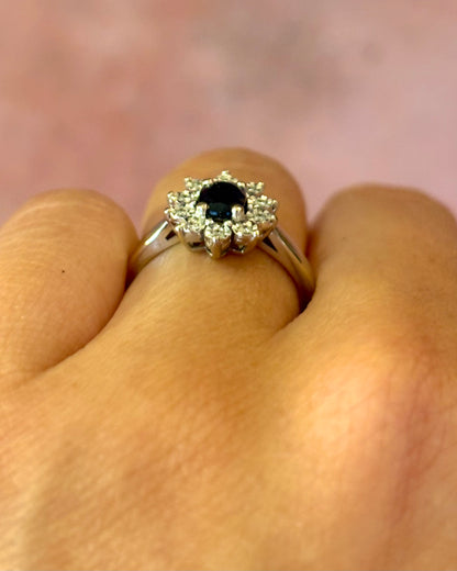 Marguerite Sapphire &amp; Diamonds Ring "Pavanne"