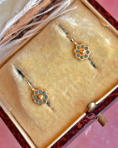 Green Enamel Sleeping Earrings "Donny"