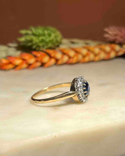 Bague Marguerite Saphir Vivid Blue &amp; Diamants &quot;Amal&quot;