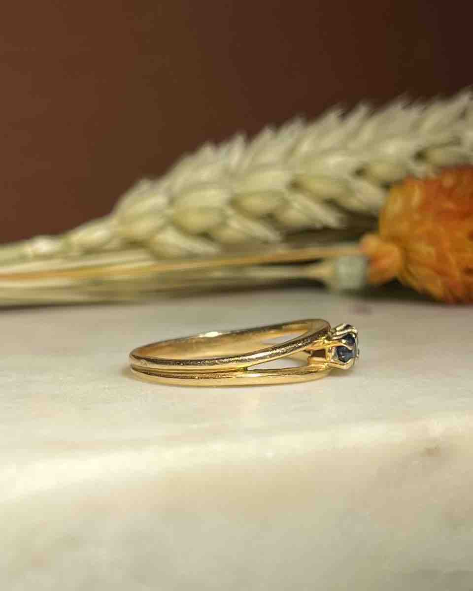 Bague vintage Trilogie Saphirs &amp; Diamants &quot;Greta&quot;