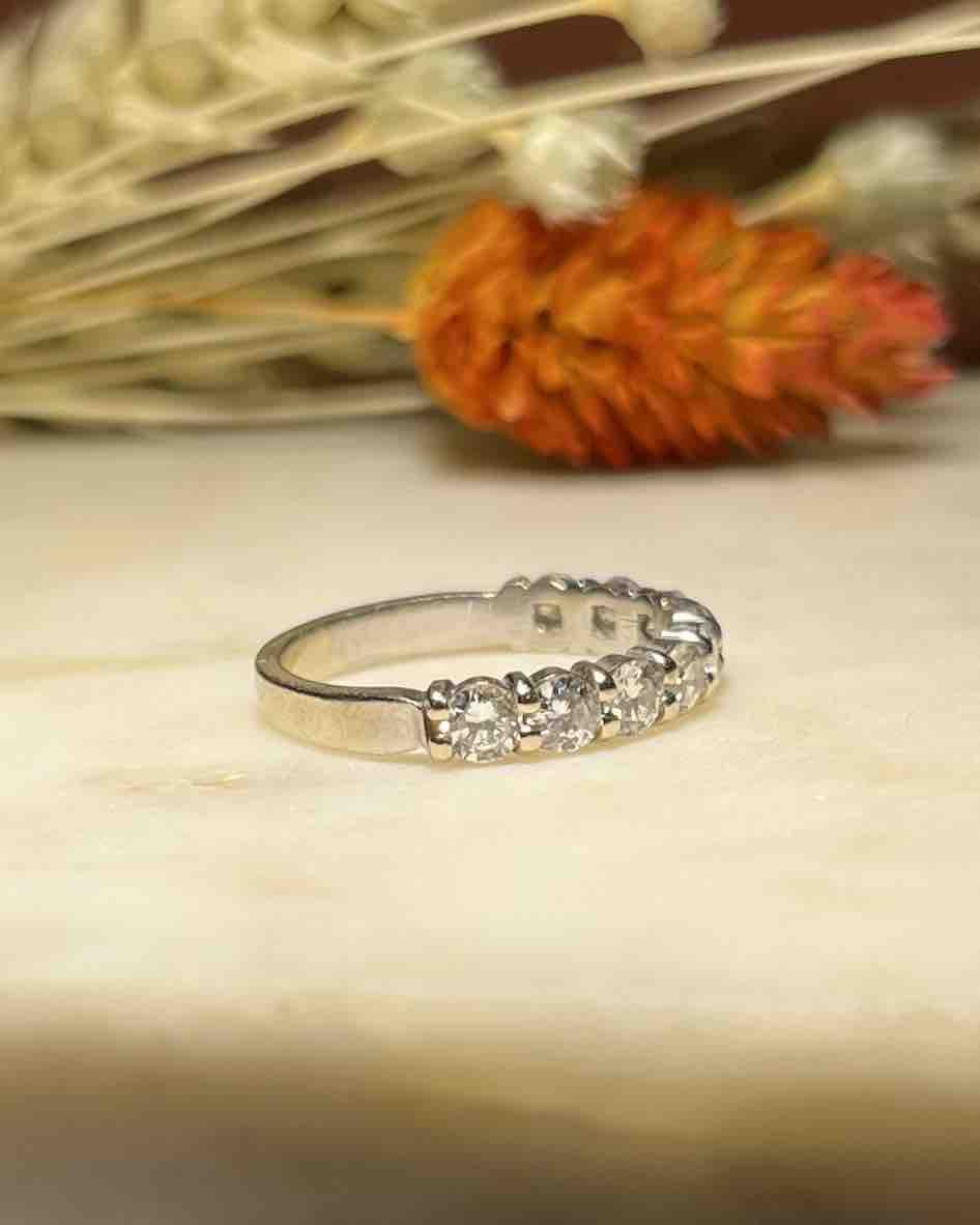 Half-wedding ring Diamonds 0.90 carat "Penelope"