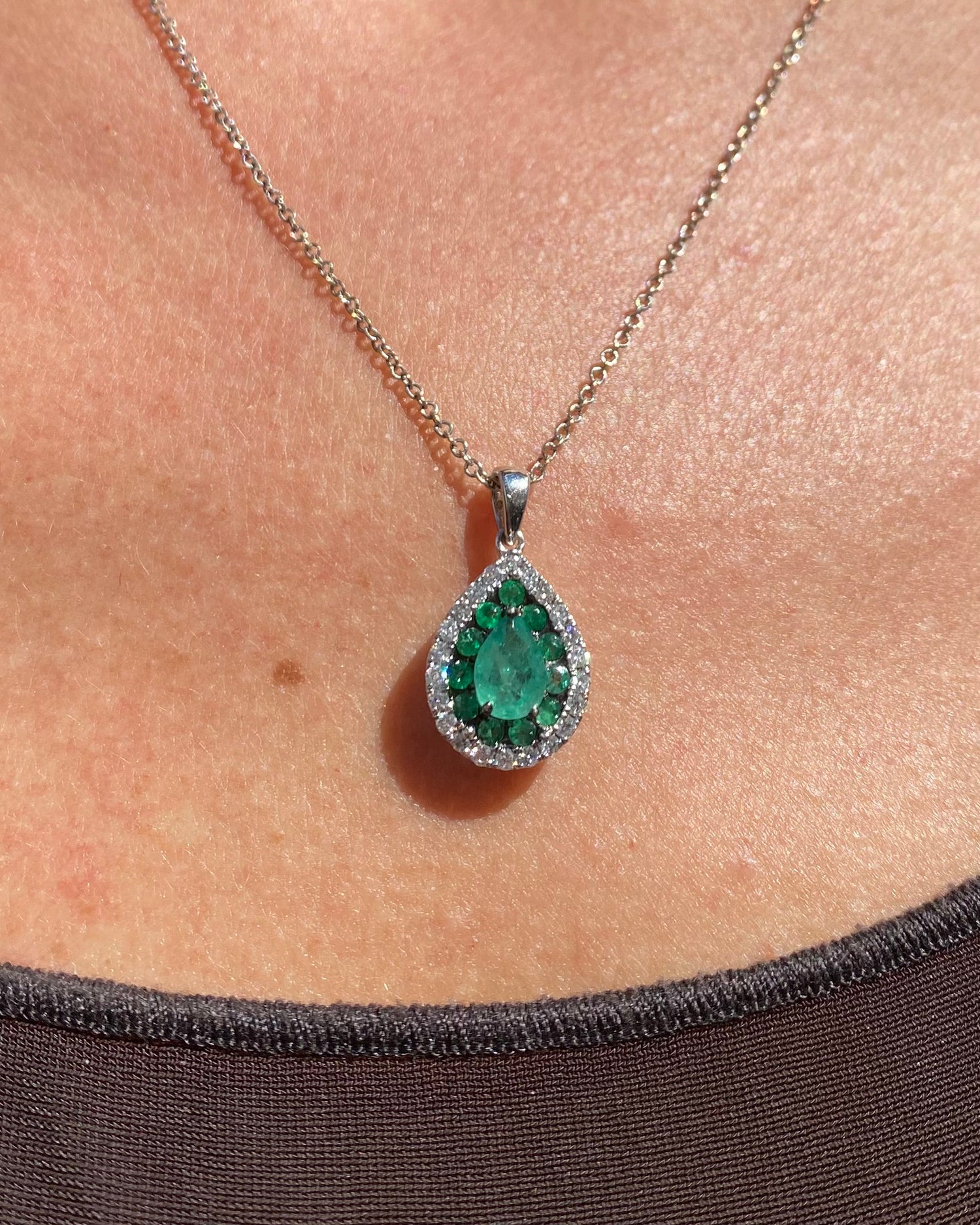 Pendentif Marguerite Emeraudes 1.14 carat &amp; Diamants &quot;Solènea&quot;