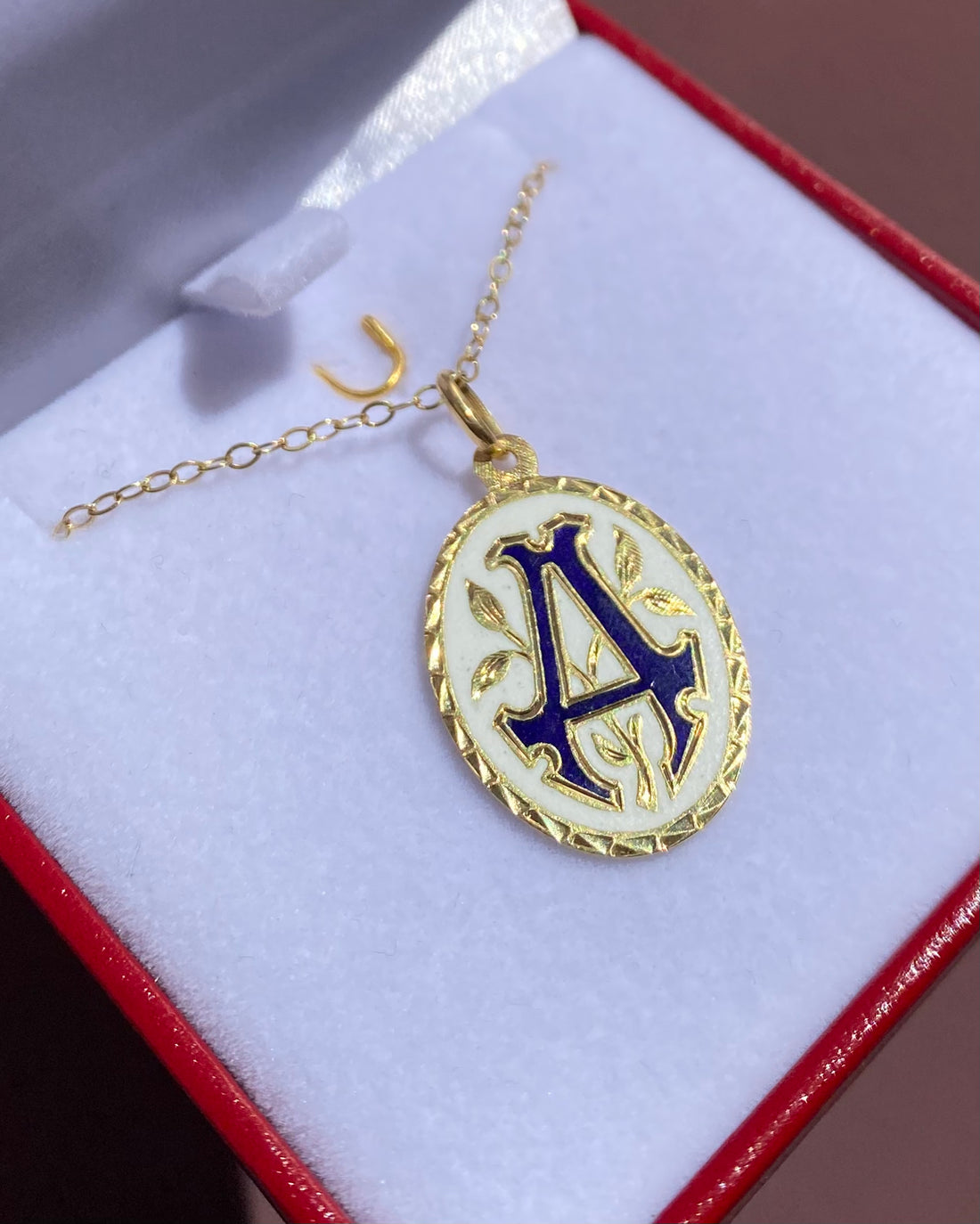 Pendentif Or Jaune 18 carats &amp; émail  &quot;Aséane&quot;