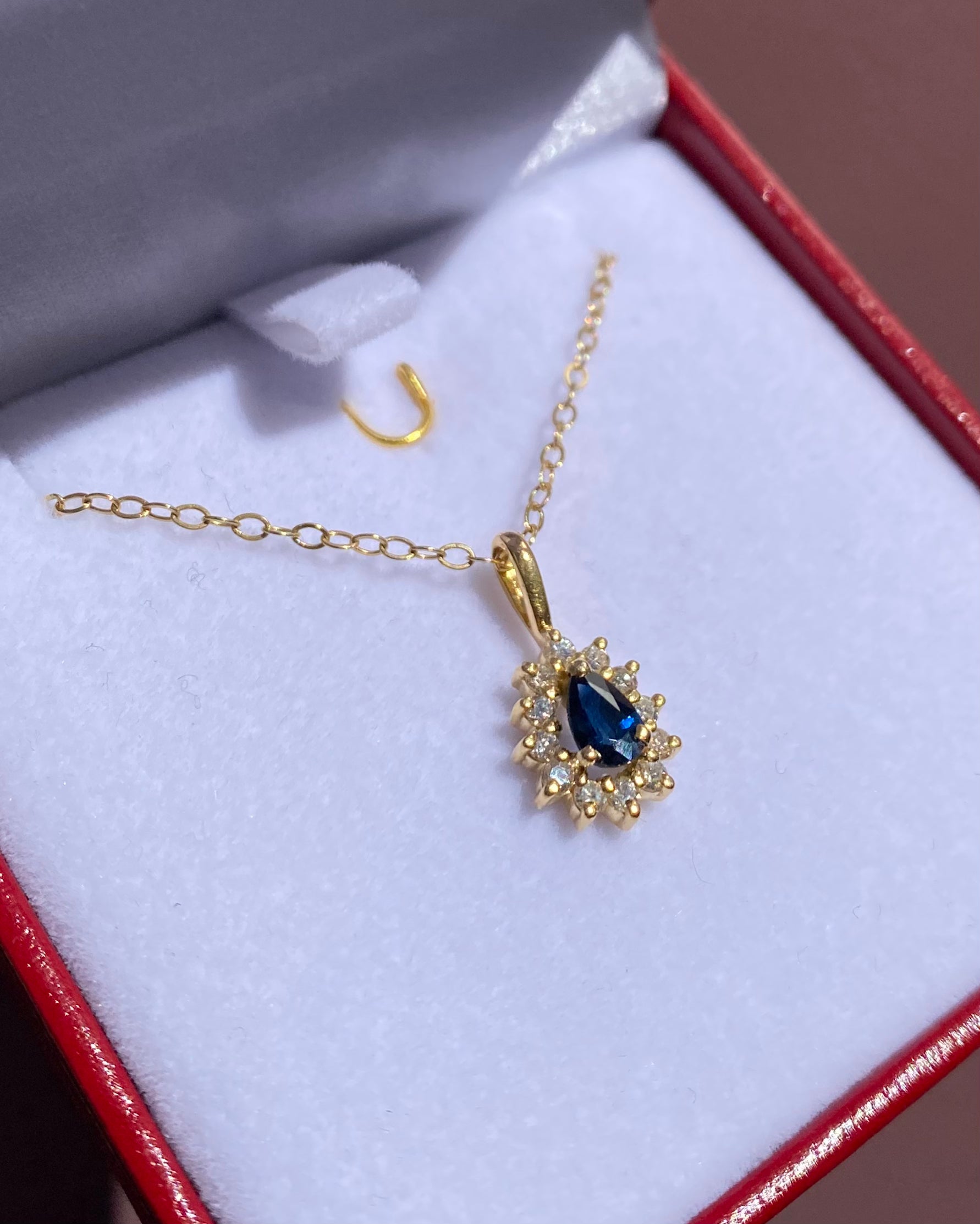 Daisy Sapphire Drop &amp; Diamonds Pendant "Mirelda"
