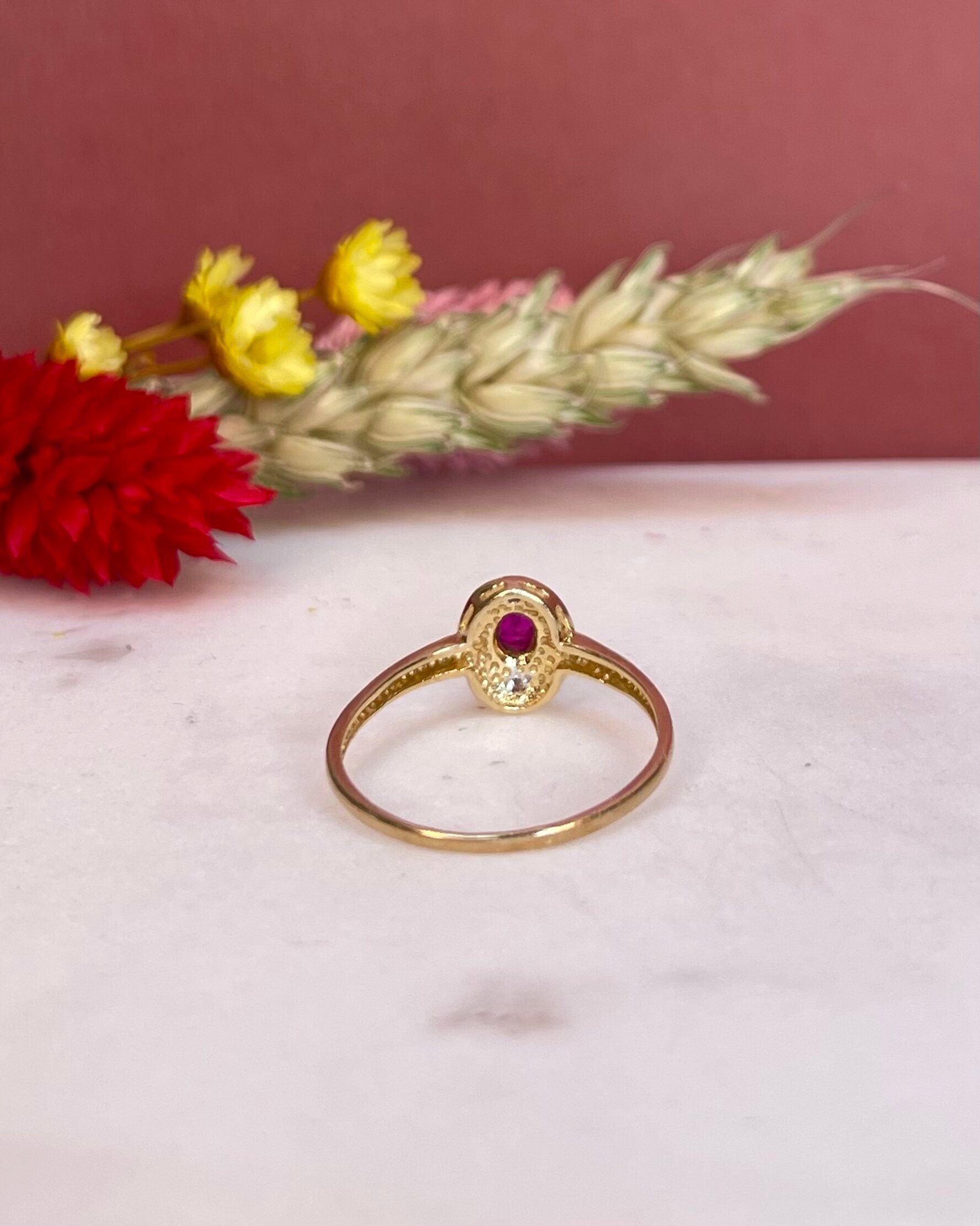 Bague Marguerite Style Art Déco Rubis &amp; Diamants "Sabrile" - Elliade Paris